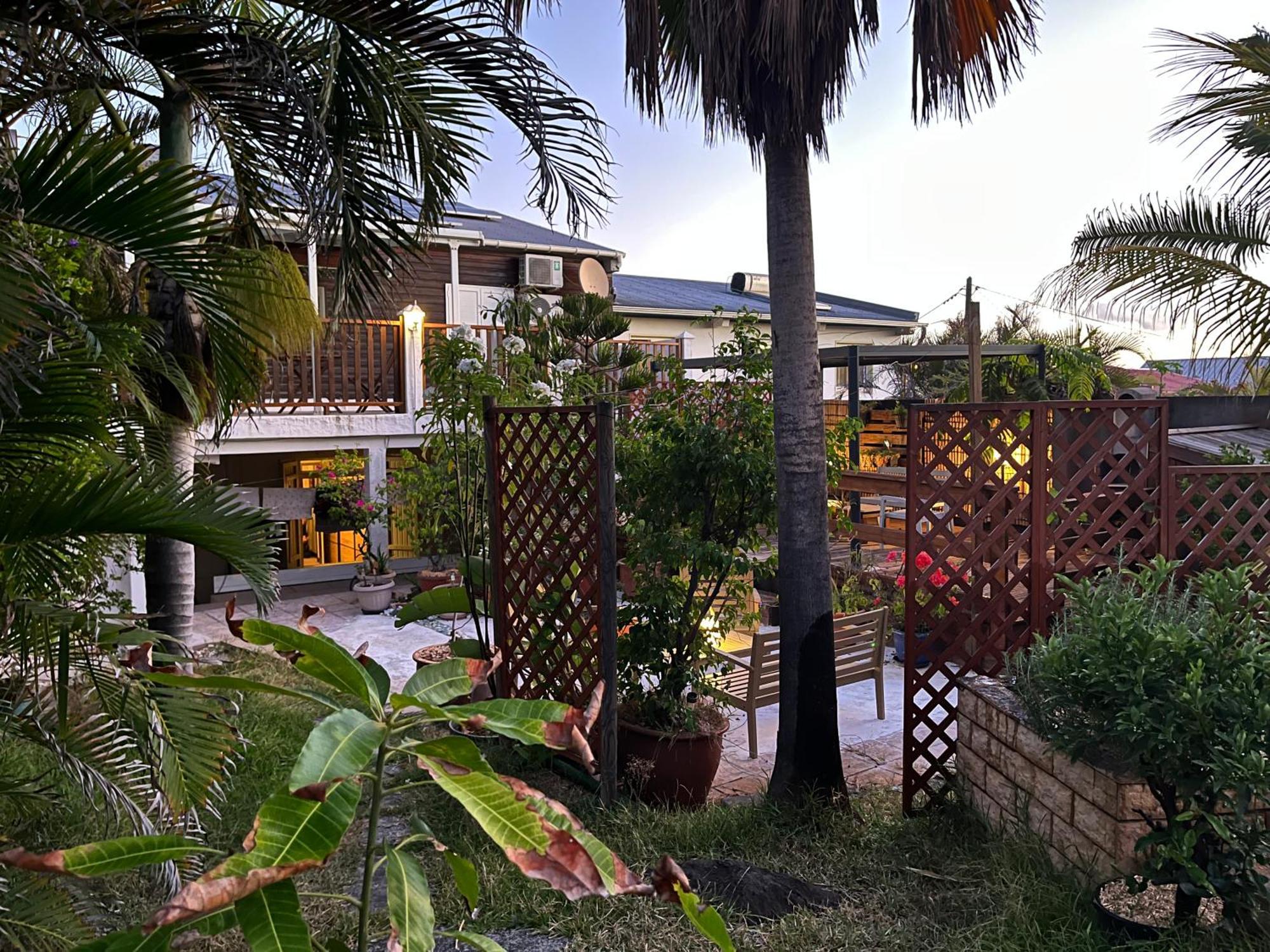 Kazyab Bed & Breakfast Saint Pierre Exterior foto